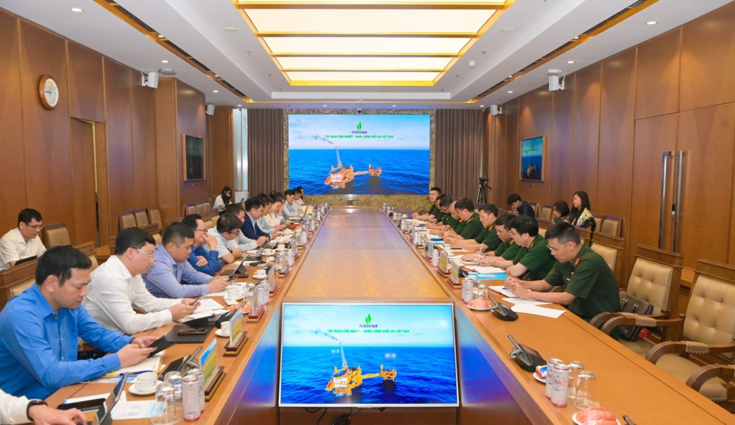 Tăng cường hợp tác phát triển nhiên liệu quốc phòng giữa Petrovietnam và Tổng Cục Hậu cần Kỹ thuật, Bộ Quốc Phòng